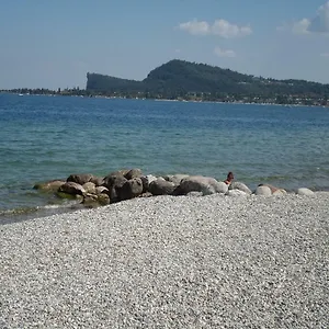 https://il-volto-del-lago-bb-roomsapartments.it-lombardy.com